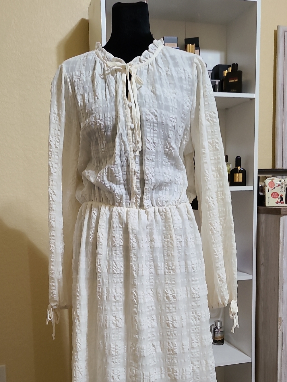 Saks Fifth Avenue Cream Long-Sleeve Textured Midi Dress with Tie Neck Size M